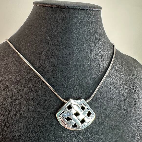 Brighton Via Veneto Weave Silver Toned Reversible Necklace Preowned - Picture 1 of 8